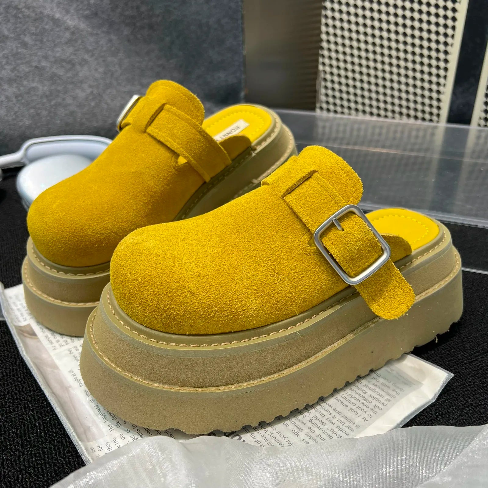 Sabot pour femme en cuir Suède Boston fermé à talon léger | Jaune