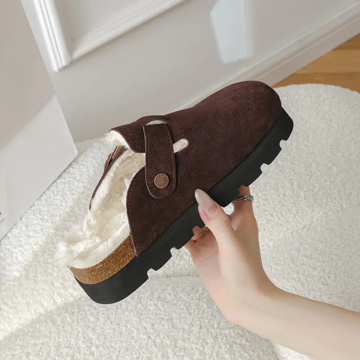 Sabot en cuir Suède Boston à Fourrure fermé | Opale Noire