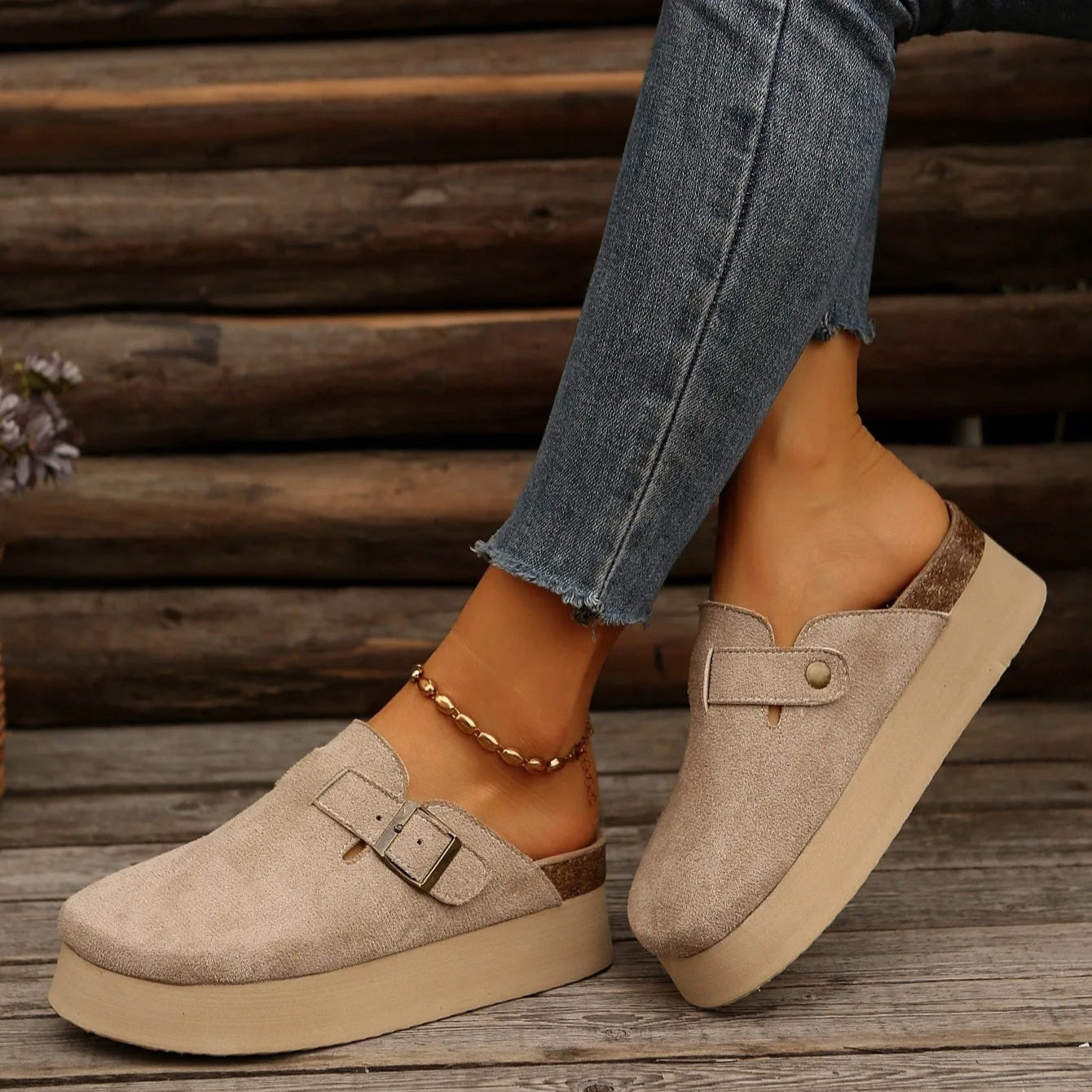 Sabot pour femme Suède à talon léger | Beige